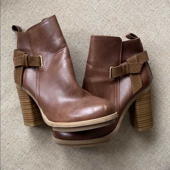 Target healed bootie - Picture 2 of 3